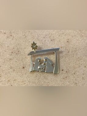 TC Silver-tone Nativity Pin with Star Accent